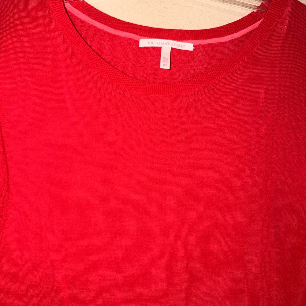 Victoria’s Secret Red Sweater Women’s Size Small Soft Cozy Lightweight Knit - Picture 2 of 7